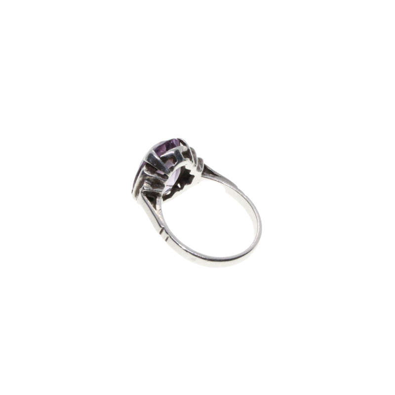 Ring - Silver stamped Vintage Amethyst Ring Oval Shape with Claws and Marcasite design. - ML2849