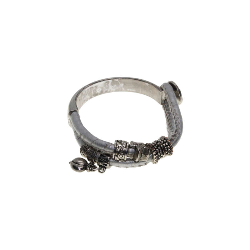 Bracelet - Metal Silver Faux Leather with silver button latch .  Silver Beads - ML2853