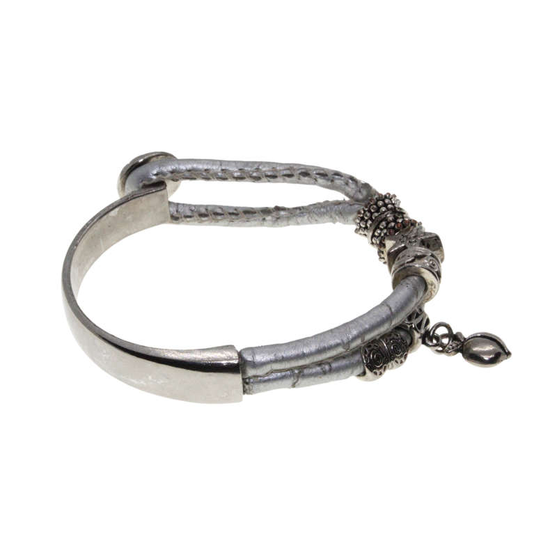 Bracelet - Metal Silver Faux Leather with silver button latch .  Silver Beads - ML2853
