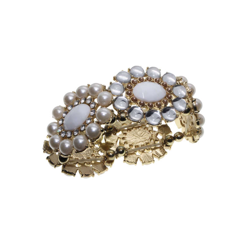 Bracelet - Gold Tone stretch Design. Flowers with Faux Pearls and Diamantes - ML2889