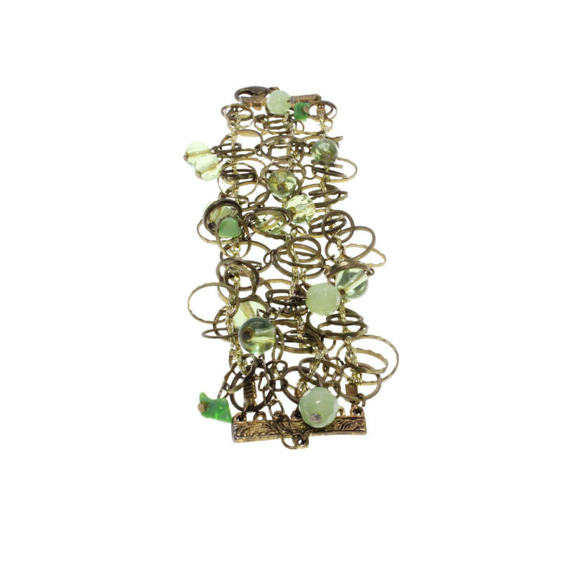 Bracelet - Gold Tone 3 Strand Design. Brass Coloured Decorative Circle Links & Green Beads - ML2899