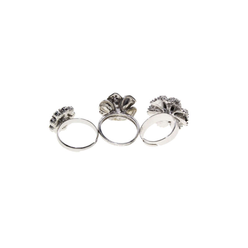 Ring - Silver Tone 3 x floral Design Rings With Silver and Diamantes - ML2912