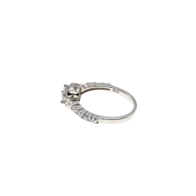 Ring - 925 Silver Halo Ring. Square Setting Centre Clear Stone. Diamantes - ML2924