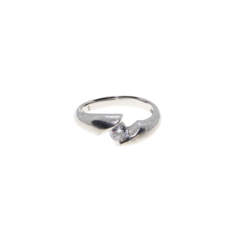 Ring - 925 Silver Stamped Wrap Around Ring. Clear stone inbetween Bands - ML2935