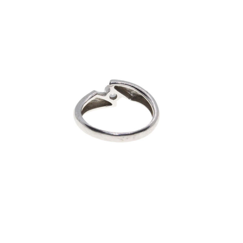 Ring - 925 Silver Stamped Wrap Around Ring. Clear stone inbetween Bands - ML2935