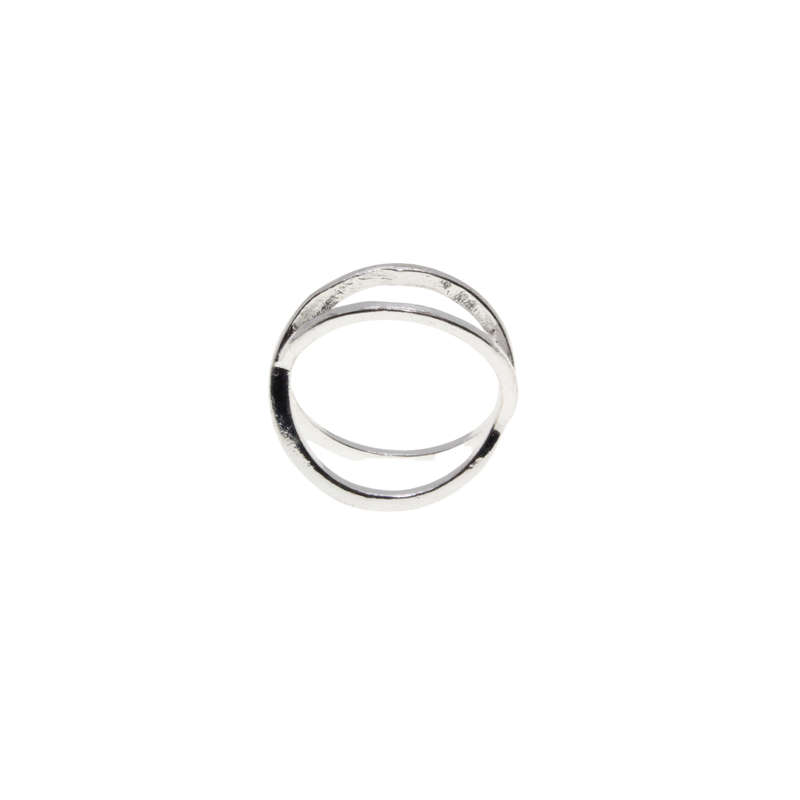 Ring - Silver Tone Criss Cross Ring - ML2937