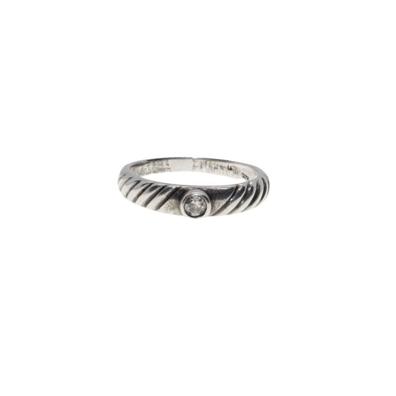 Ring - 925 Silver Ribbed Style Band With Clear Small Stone - ML2941