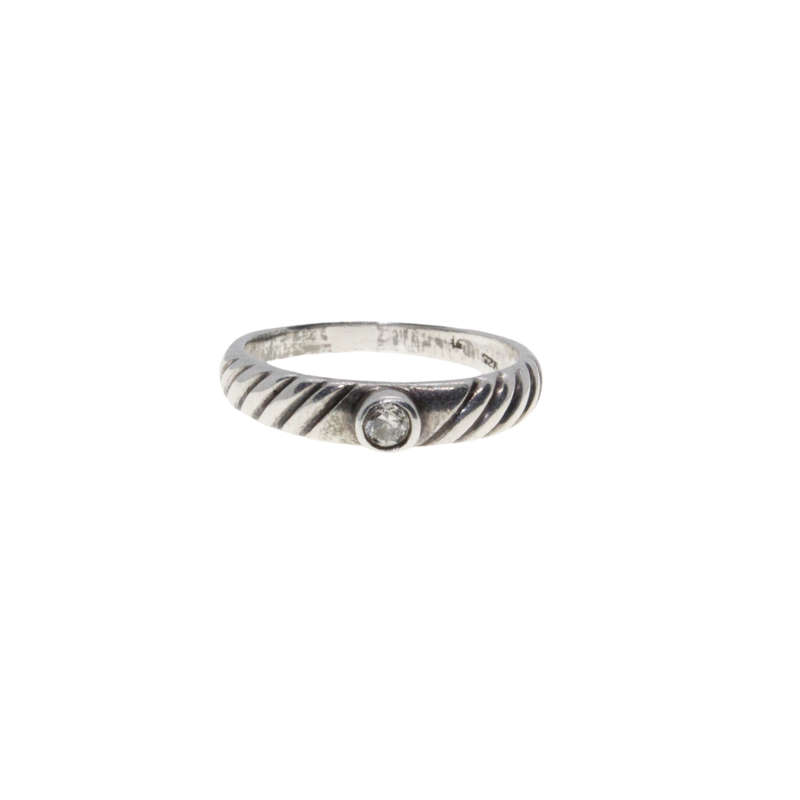 Ring - 925 Silver Ribbed Style Band With Clear Small Stone - ML2941