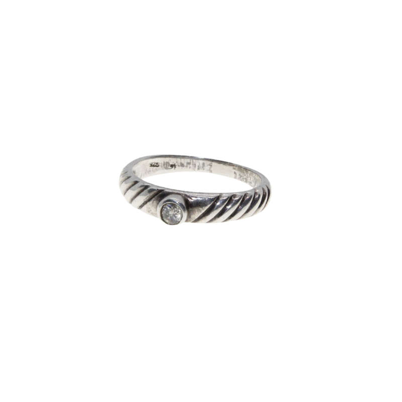 Ring - 925 Silver Ribbed Style Band With Clear Small Stone - ML2941