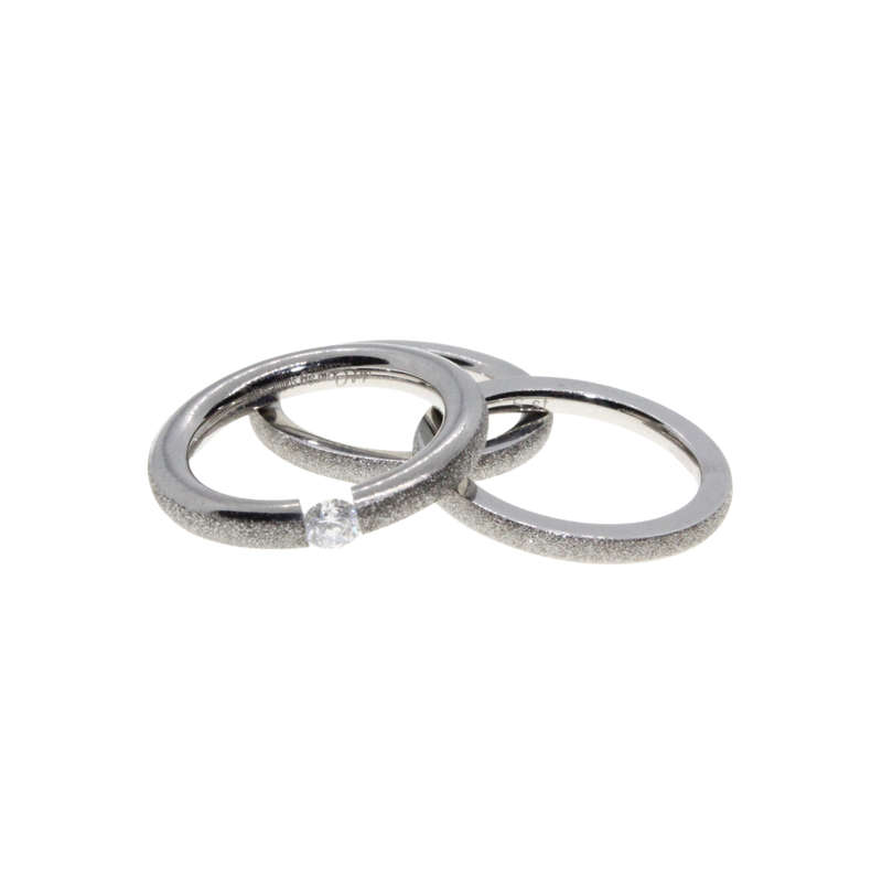 Ring - 3 x Silver Tone Band surrounded with Silver Glitter. One Clear Diamante Centre - ML2956