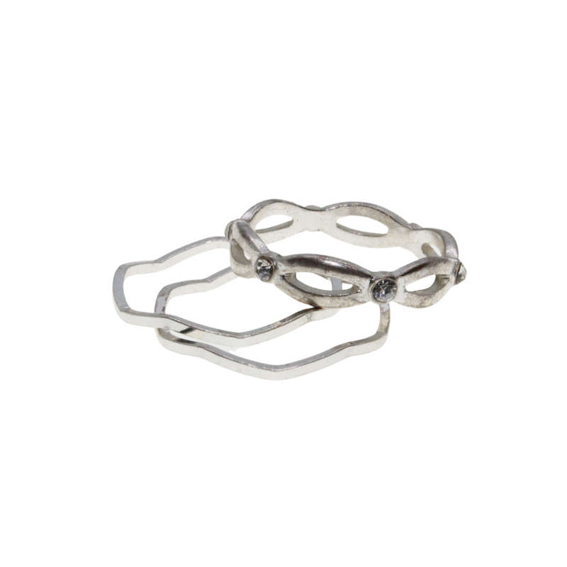 Ring - 3 x Silver Tone Dainty Bands. Wave Shape Pattern. Clear Diamantes - ML2962