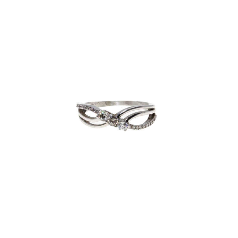 Ring - Silver Tone Twist Style. 3 Centre Diamantes. Parve on Either Side - ML2984