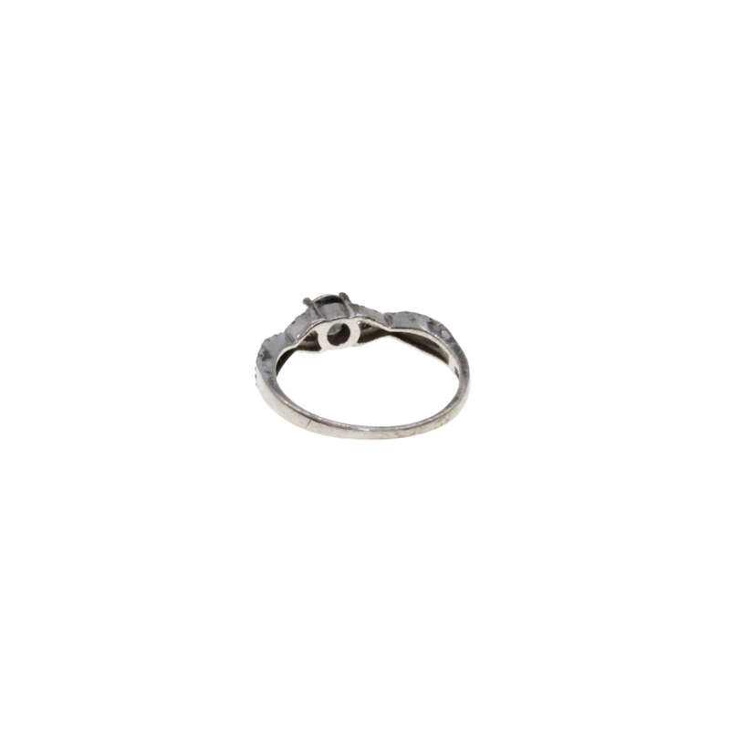 Ring - 925 Silver Infinity Style with Amethyst Colour Stone in Centre - ML2985