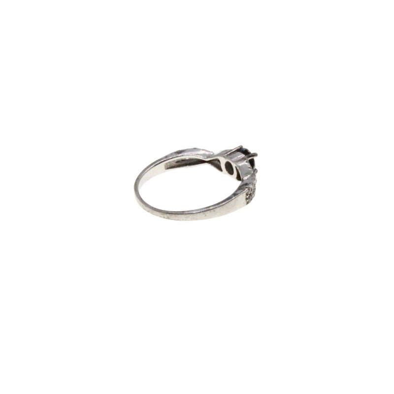 Ring - 925 Silver Infinity Style with Amethyst Colour Stone in Centre - ML2985
