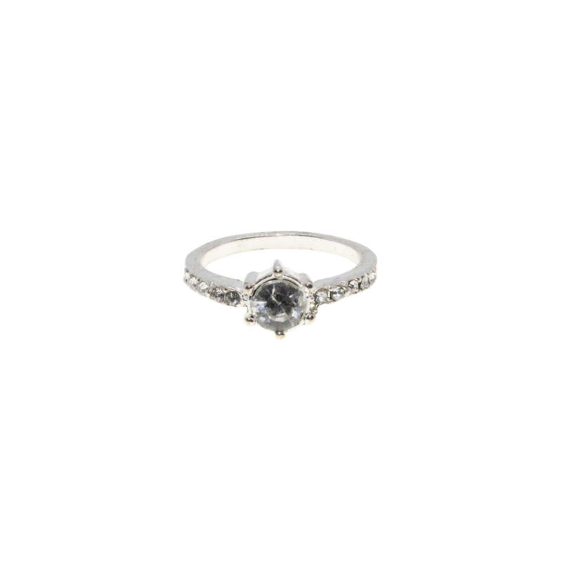 Ring - Silver Tone Dainty Fashion Ring. Small Diamante & Solitaire type Centre Stone - ML2990