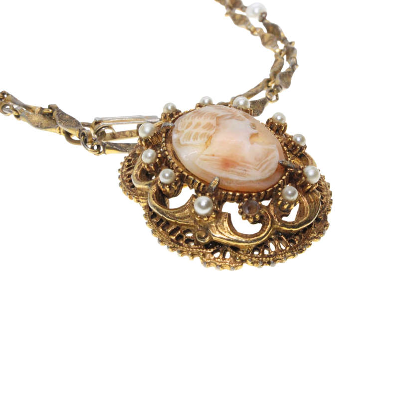 Necklace - Vintage Gold Tone Fancy Link Chain and Cameo with Faux Pearls. - ML2992