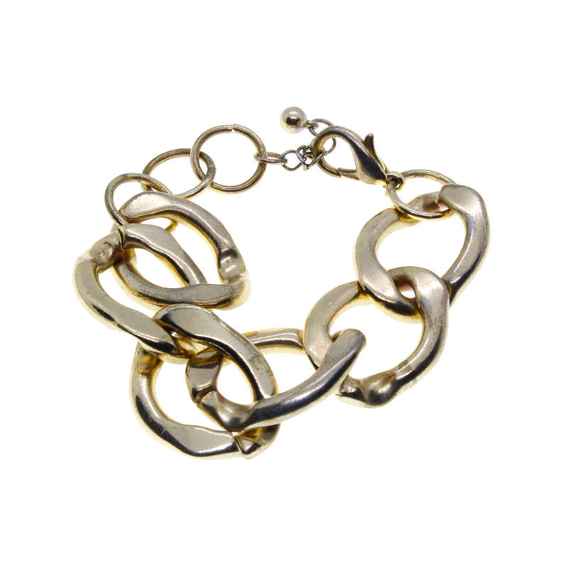 Bracelet - Gold Tone Chunky Link Style Bracelet. Large Clasp - ML3009