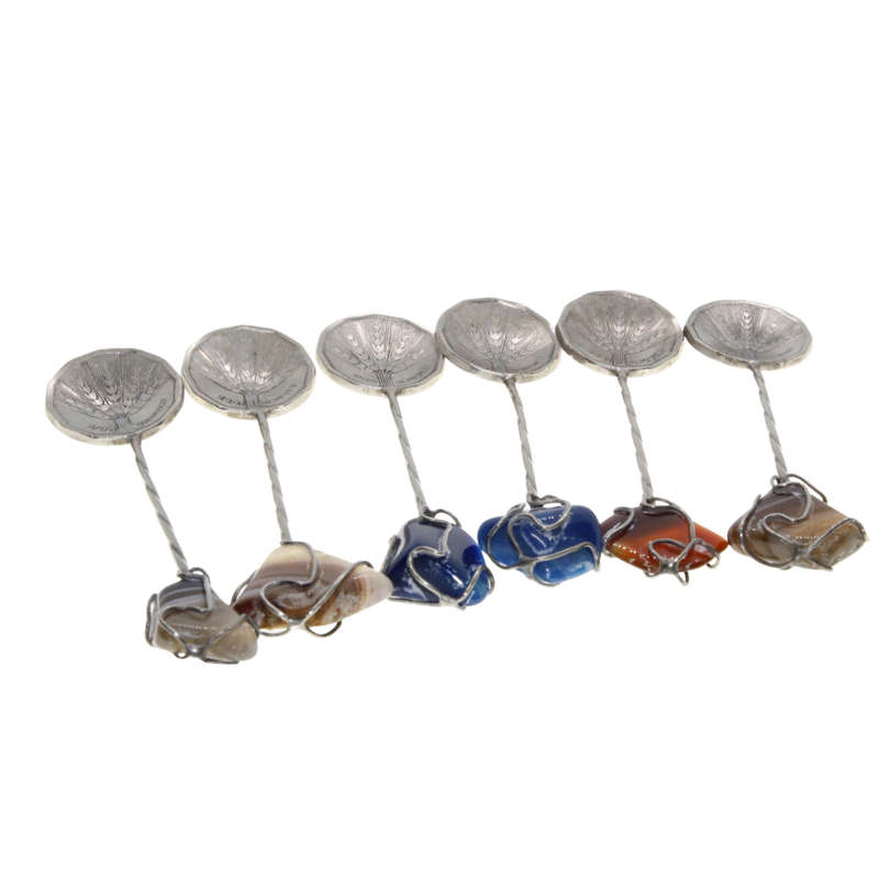Antique - Silver Coin Spoons 1981 Uruguay 2 New Pesos. Sem iprecious Stones. - ML3010