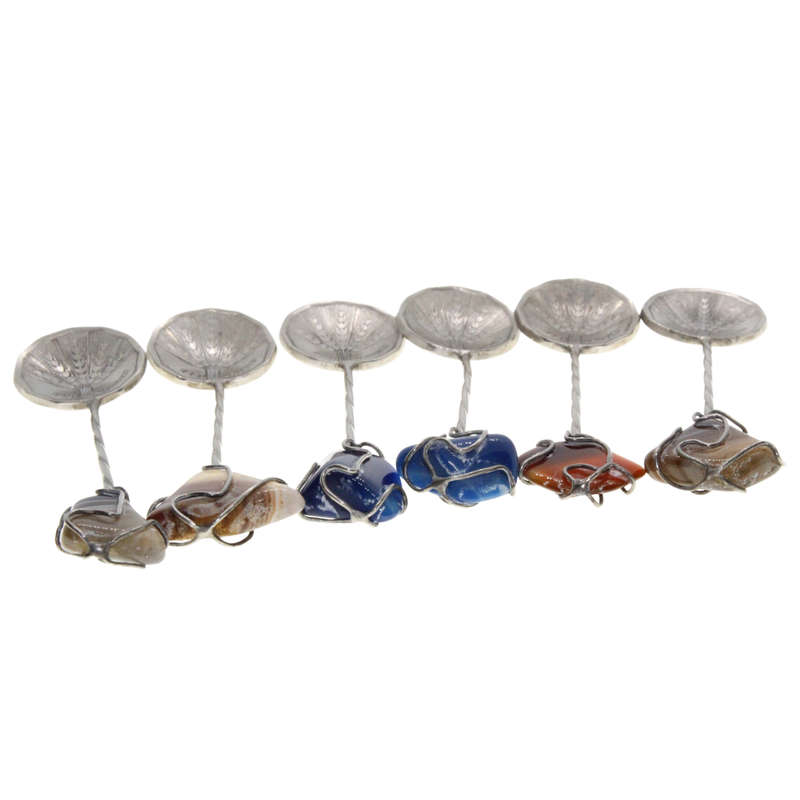 Antique - Silver Coin Spoons 1981 Uruguay 2 New Pesos. Sem iprecious Stones. - ML3010