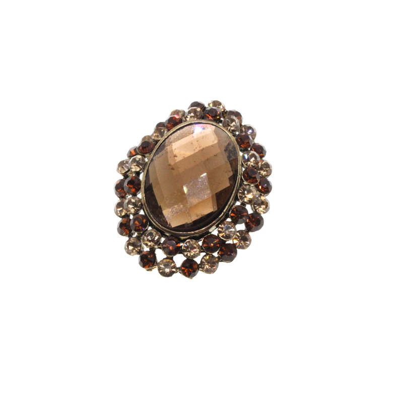 Brooch - Gold Tone Oval Large Centre Stone surrounded by small stones. - ML3085