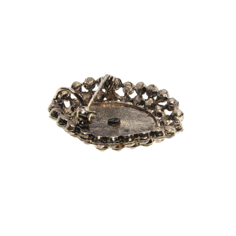 Brooch - Gold Tone Oval Large Centre Stone surrounded by small stones. - ML3085