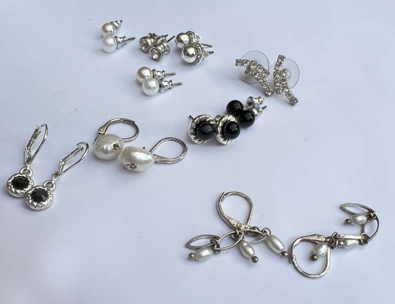 Earrings - Assortment of small stud earrings (10pairs) - ML1726
