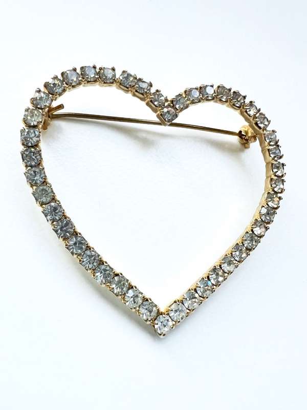 Brooch - Vintage Gold Tone with Diamantes Heart Shape Pin Brooch ML2010