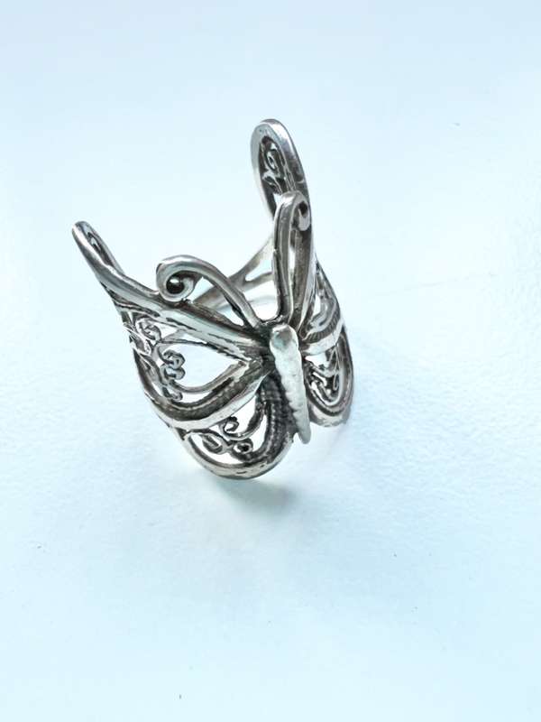 Ring - Silver Tone Adjustable Butterfly Ring. Filigree ML2024