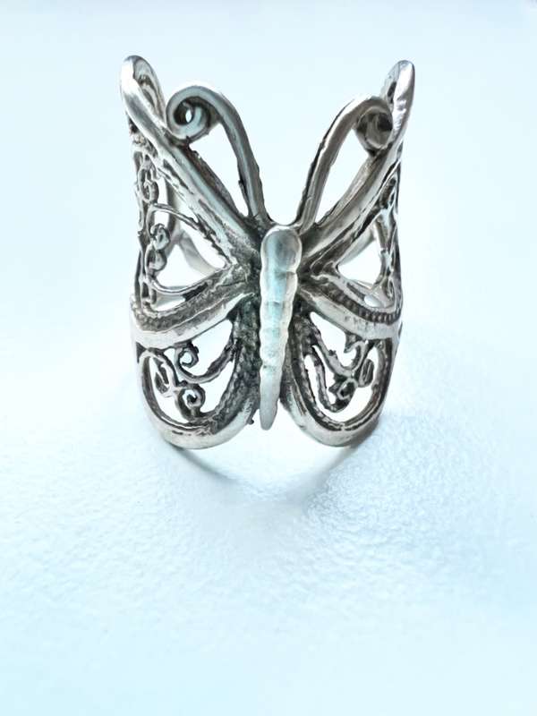 Ring - Silver Tone Adjustable Butterfly Ring. Filigree ML2024