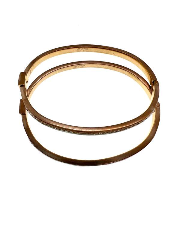 Bangle - Stainless Steel Tennis Bangles, 32 Rhinestones, Del Causy Collection. Gold Tone - ML2091