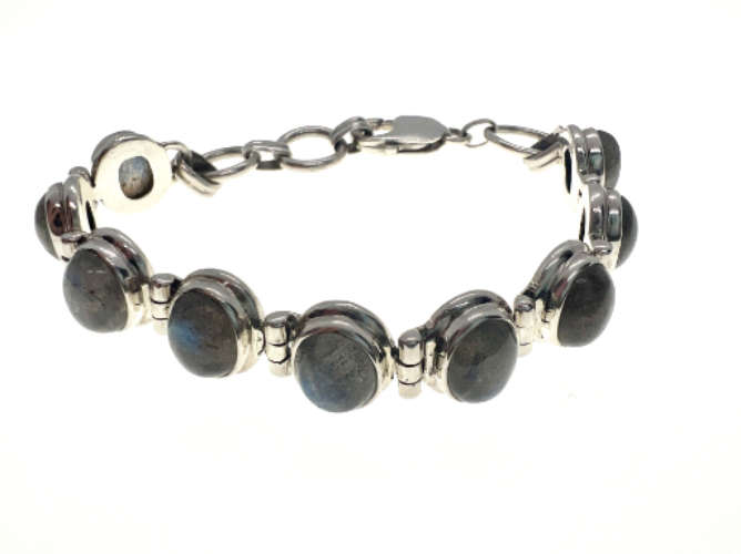Bracelet - Faceted Labradorite Bracelet with Lisa Flakes. Light Blue Stones - ML2119