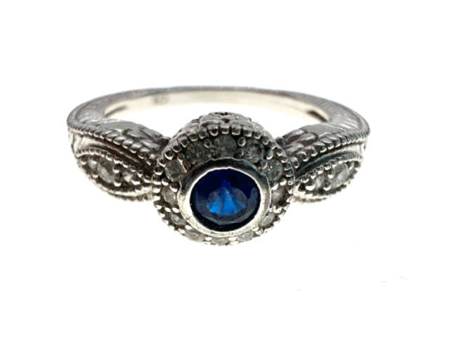 Ring - Vintage 925 Silver Parve Ring. Lab Grown Saphire, Diamantes, Marcasite Design - ML2124