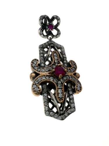 Pendant - 925 Silver Pendant. Red Stone in the Centre with Diamantes - ML2137