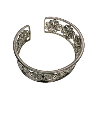 Bracelet - Vintage Silver Tone Filigree Cuff Bracelet - Flower Design - ML2168