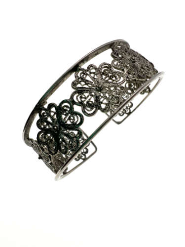 Bracelet - Vintage Silver Tone Filigree Cuff Bracelet - Flower Design - ML2168