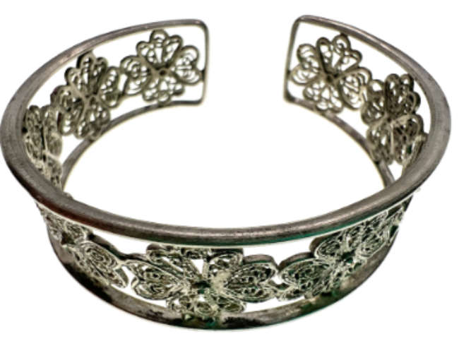 Bracelet - Vintage Silver Tone Filigree Cuff Bracelet - Flower Design - ML2168