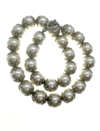 Necklace - Vintage Silver Tone Beaded Necklace with Lace Style Clasps on Each Bead - ML2192