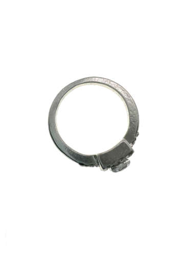 Ring - Vintage Silver Tone Halo Ring. Large Centre Diamante Stone with Small Diamante Stones - ML...