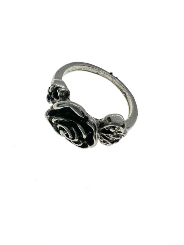 Ring - Vintage Silver Tone Rose Ring with Leaves on the Side - ML2227