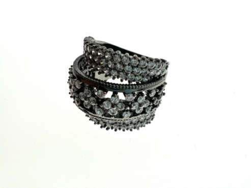 Ring - Vintage Dark Metal Tone. Outer Bands with Diamantes. Centre Band has Diamante Flowers - ML...