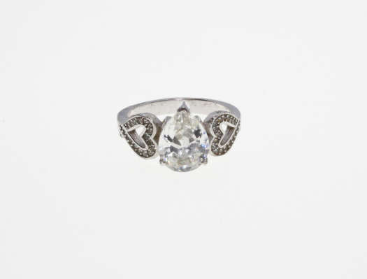 Ring - Vintage 925 Silver with Pear Shape Clear Stone with Parve Hearts on either side - ML2253