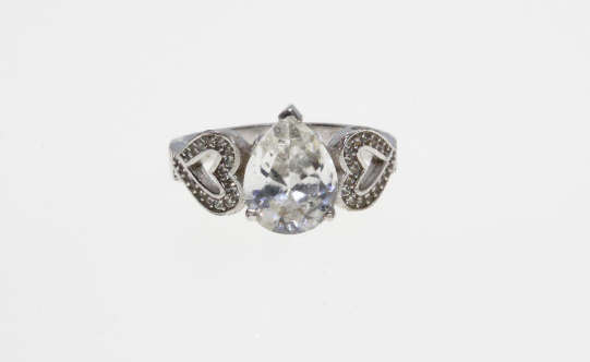 Ring - Vintage 925 Silver with Pear Shape Clear Stone with Parve Hearts on either side - ML2253
