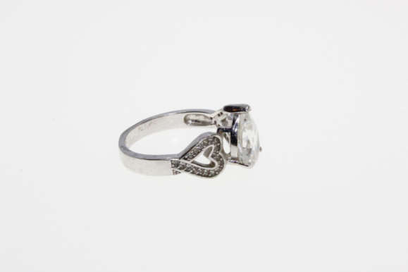 Ring - Vintage 925 Silver with Pear Shape Clear Stone with Parve Hearts on either side - ML2253