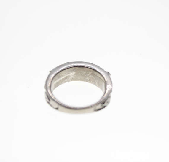 Ring - Vintage Silver Tone Ring with 3 Silver Blue Gemstones and Filigree Border - ML2287