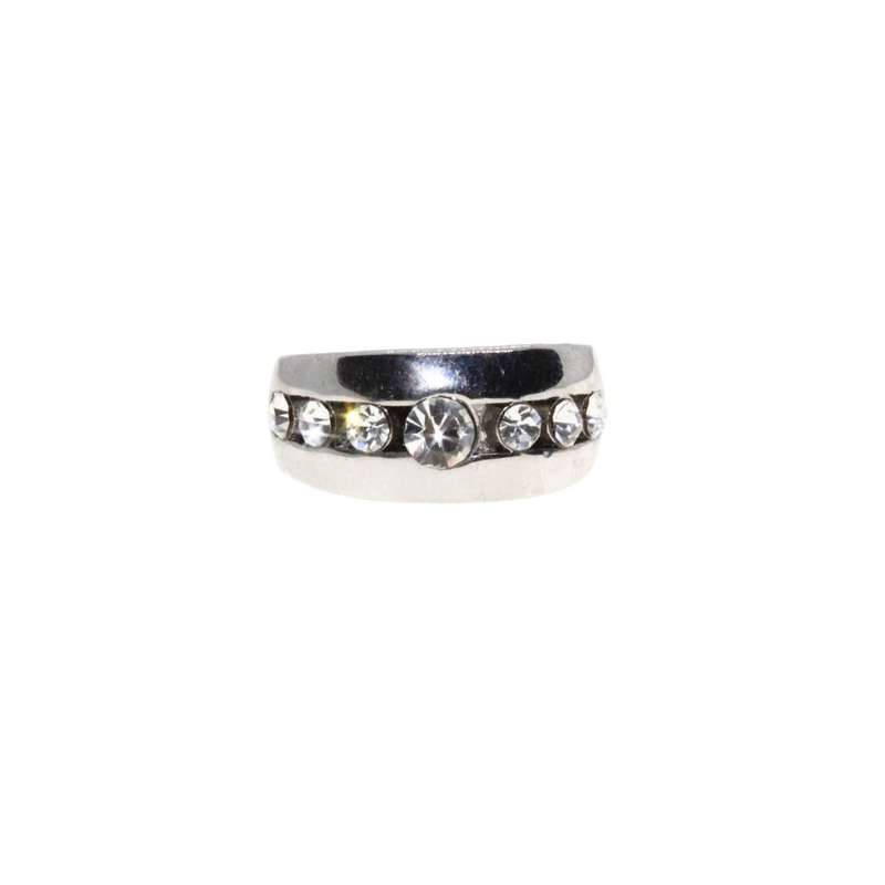 Ring - Silver Tone Band Ring inset with Diamantes with Larger Stone in Center - ML3117