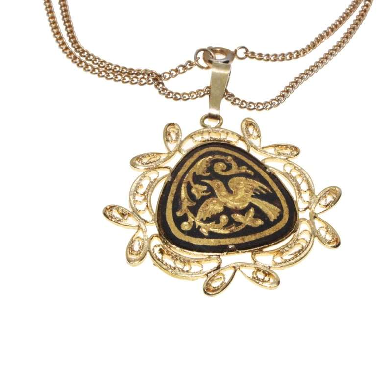 Necklace - Vintage Gold Tone Damascene Filigree Bird Pendant/Necklace - ML3166