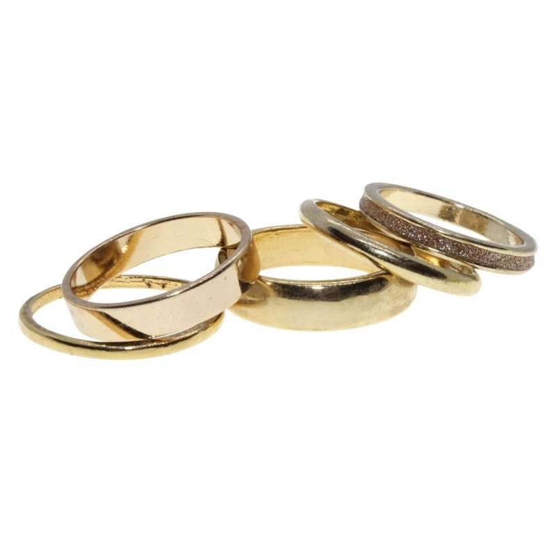 Ring - 5 x Gold Tone Assorted bands. One surrounded by Gold Glitter - ML3194