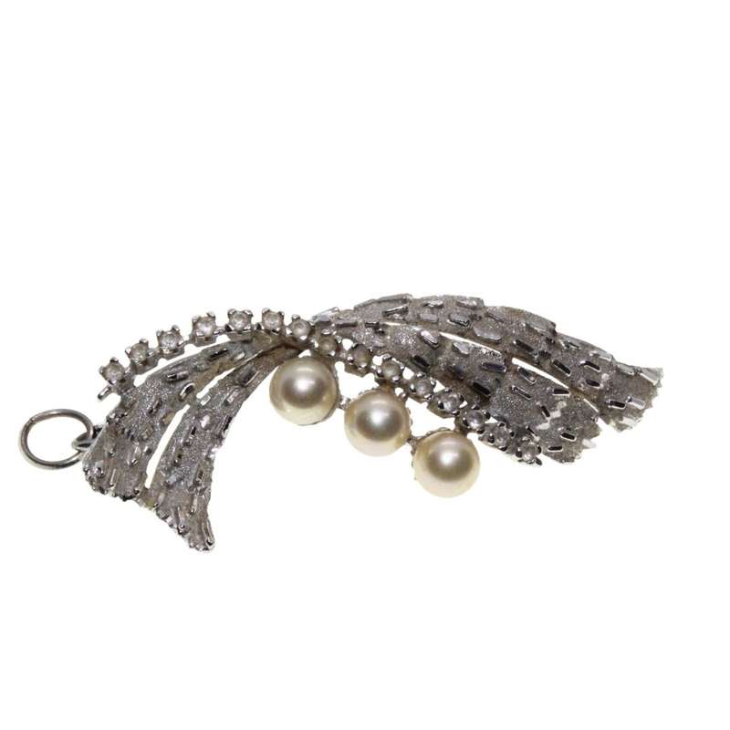 Pendant - Silver Tone Large Intricate Textured Twirl Design with 3 Faux Pearls - ML3272