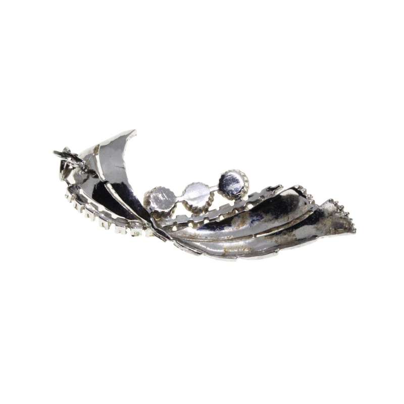 Pendant - Silver Tone Large Intricate Textured Twirl Design with 3 Faux Pearls - ML3272