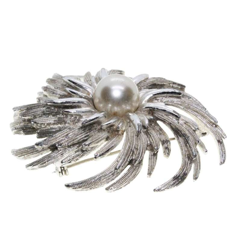 Brooch - Silver Tone Vintage Large Swirl Brooch with Faux Pearl in Centre - ML3305